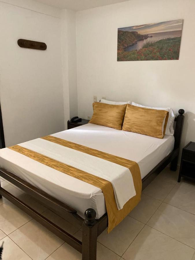 Hotel Santa Sofia บูการามังกา ภายนอก รูปภาพ
