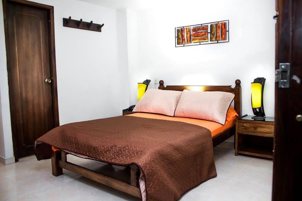 Hotel Santa Sofia บูการามังกา ภายนอก รูปภาพ